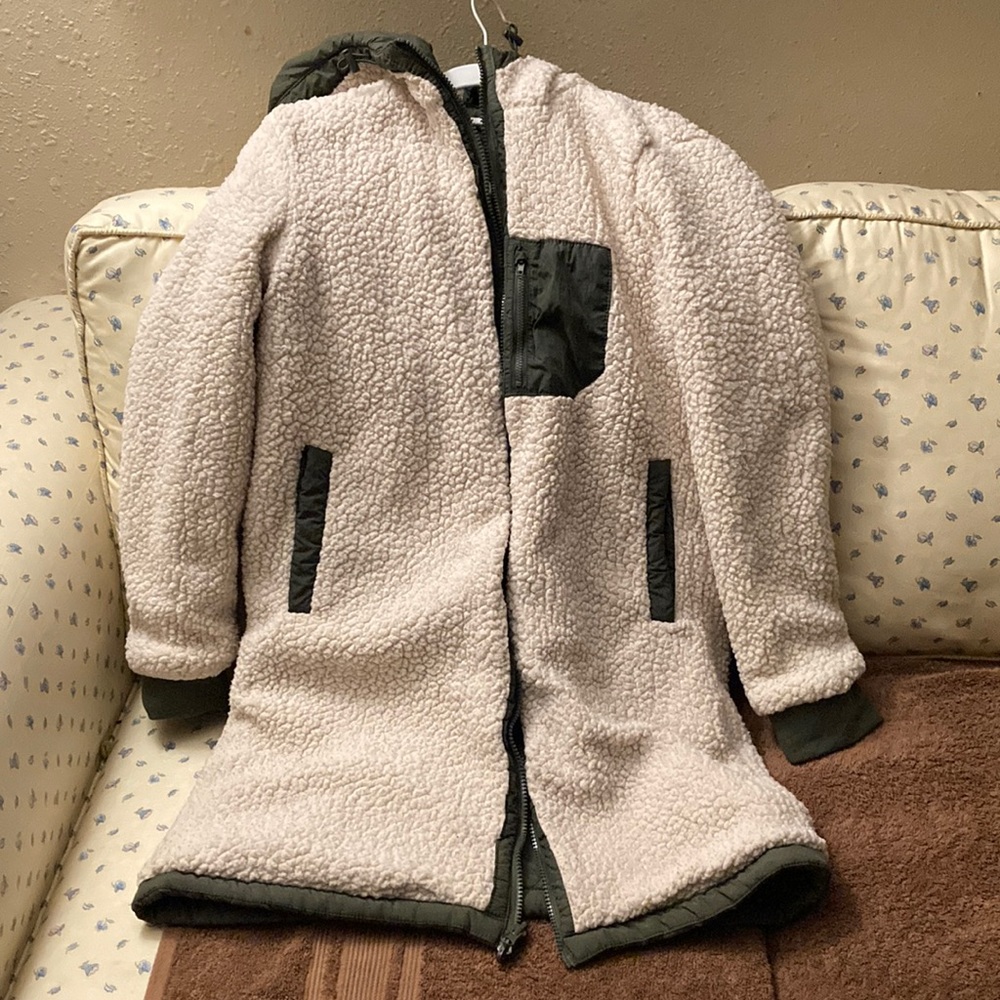 Reversible Puffer Jacket - Picture 5 of 7